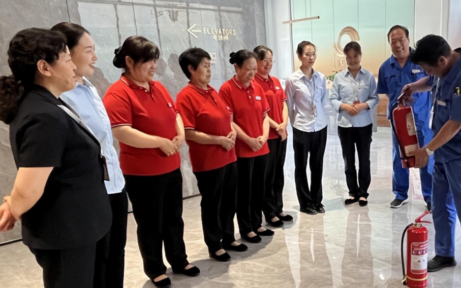 紧绷安全弦 筑牢防护线-世俱杯(中国商办事业部开展消防、电梯困人演练